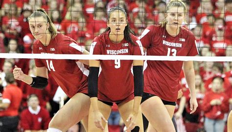 wisconsin volleyball team pictures uncensored|University of Wisconsin police investigating after private photos。